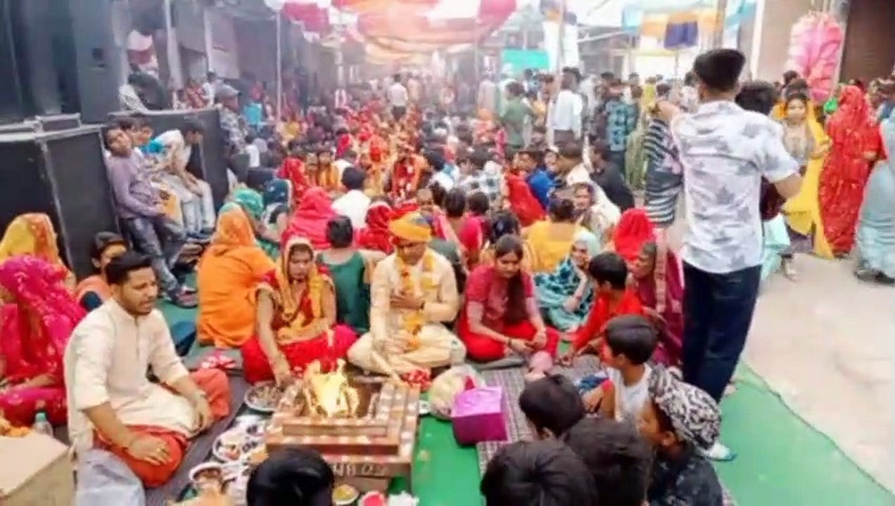 एक पांडाल के नीचे वि​भिन्न समाजों की 21 बेटियों का ब्याह, लोगों ने खुले दिल से किया सहयोग