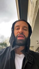 Il a donc dû subir une anesthésie de la machoîre et s'est affiché avec la bouche quelque peu déformée sur Instagram.Hugo Manos sur Instagram.