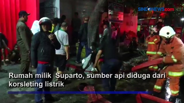 Rumah di Permukiman Padat Terbakar di Surabaya