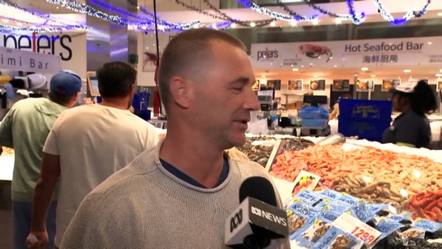Tens of thousands pour into Sydney's fish market