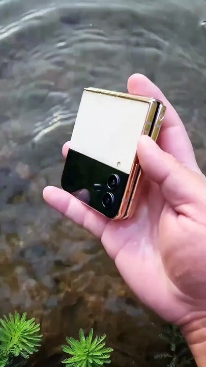 ZFlip 4 Water Test #shorts #samsung #video