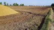 Wheat straw storage process | Pakistan village work and rural lifeگندم کے بھوسے کو ذخیرہ کرنےکا عمل