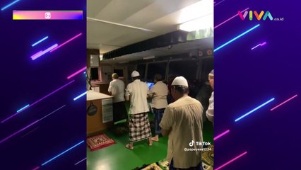 Salat Tarawih Berjamaah di Kapal Lawan Gravitasi Bumi