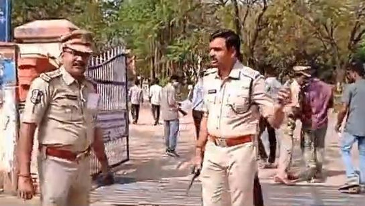 కరీంనగర్: ప్రశాంతంగా కొనసాగుతున్న ఎస్సై పరీక్షల...