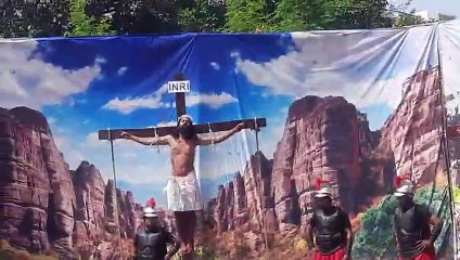 होली ट्रिनिटी चर्च से निकली क्रूस की दुखःमयी यात्रा