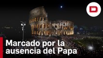 Un Vía Crucis en el Coliseo marcado por la ausencia del Papa