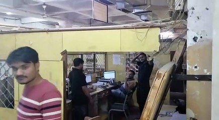 एमबीएस अस्पताल में पंखे के बाद गेट गिरा