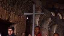El papa no asiste al Viacrucis del Viernes Santo en el Coliseo de Roma por el intenso frío