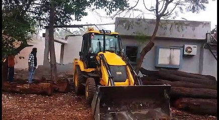 Bulldozer taken out by encroachment squad, influential people got time, completely demolished walls