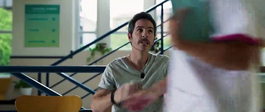 Téaser tráiler película Amigos hasta la muerte con Javier Veiga, Marta Hazas y Mauricio Ochmann.