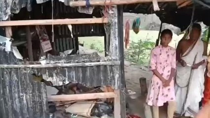 পূর্ব মেদিনীপুর: বিজেপি কর্মীর বাড়ি কী ভাবে ভেঙে তছনছ করা হল দেখুন!