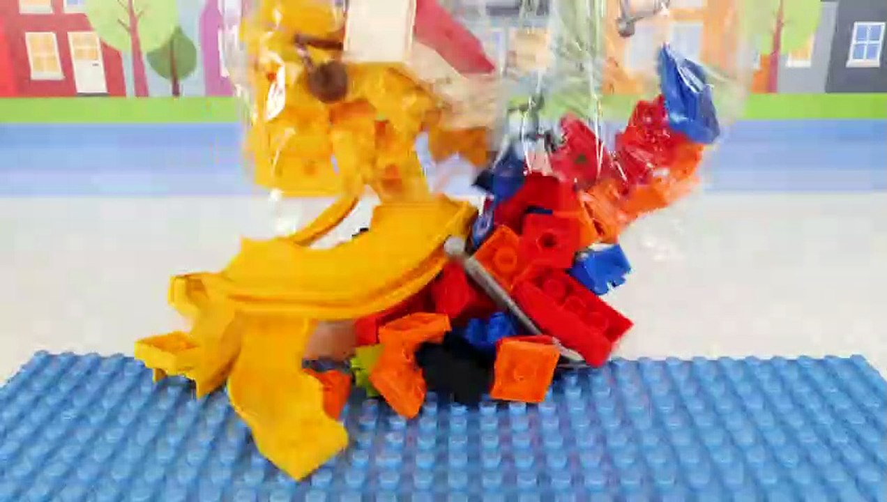 Lego Car Track - बच्चों के लिए खिलौना सीखने का वीडियो!