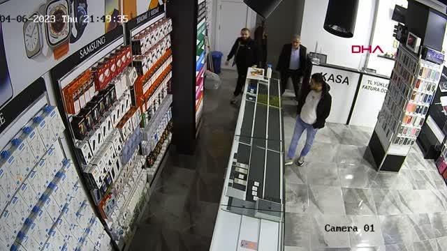 AVCILAR'DA SAHTE 800 DOLARLA 15 BİN TL'LİK TELEFON VE BİN 60 TL PARA ÜSTÜ ALIP GİTTİ