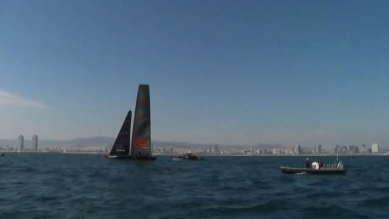Vela, Alinghi prepara a Barcellona la corsa alla Coppa America
