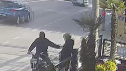 Gaziantep'te telefonuyla oynayan kadına kapkaç şoku