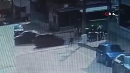 Özel halk otobüsü yaya geçidindeki anne ve oğlunu böyle ezdi