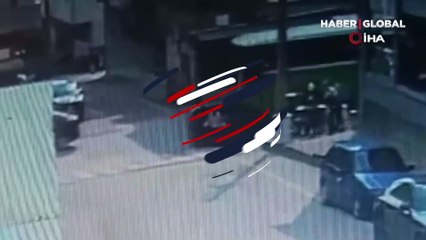 Anne ile oğluna, yaya geçidindeyken özel halk otobüsü çarptı!