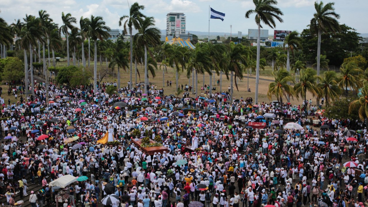 La Semana Santa a puerta cerrada: así viven los católicos su fe ante el asedio del régimen de Nicaragua