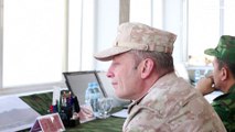 شاهد: مناورات عسكرية روسية وطاجيكية مشتركة قرب الحدود الأفغانية