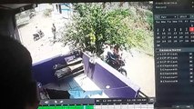 पलभर में घर के सामने से उड़ा ली बाइक