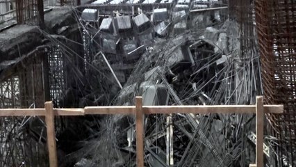 İstanbul'da iş merkezinin inşaatında beton kalıplar çöktü