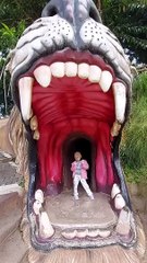 Anindya Masuk Mulut Singa Di Taman Selecta Kota Batu Malang