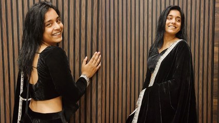 Sumbul Touqeer Khan ने No Makeup Look में Photos किए शेयर तो Fans ने बांधे तारीफों के पुल, Watch