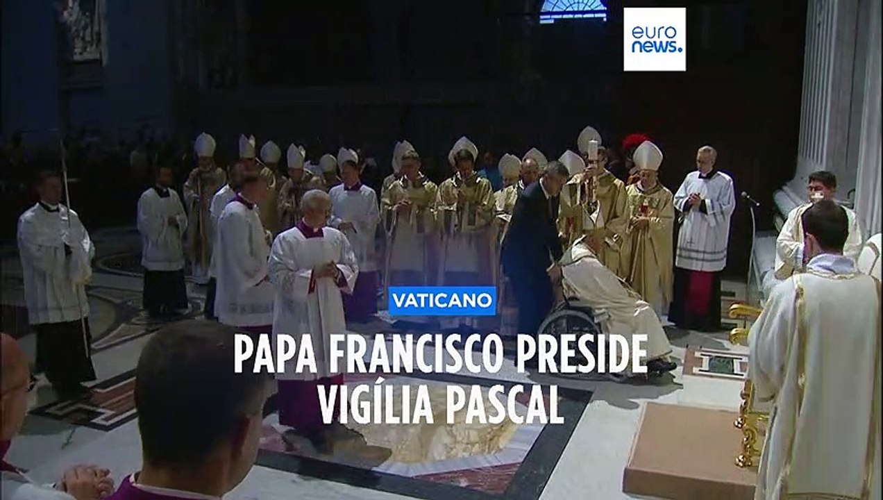Papa Francisco preside cerimónia da Vigília Pascal