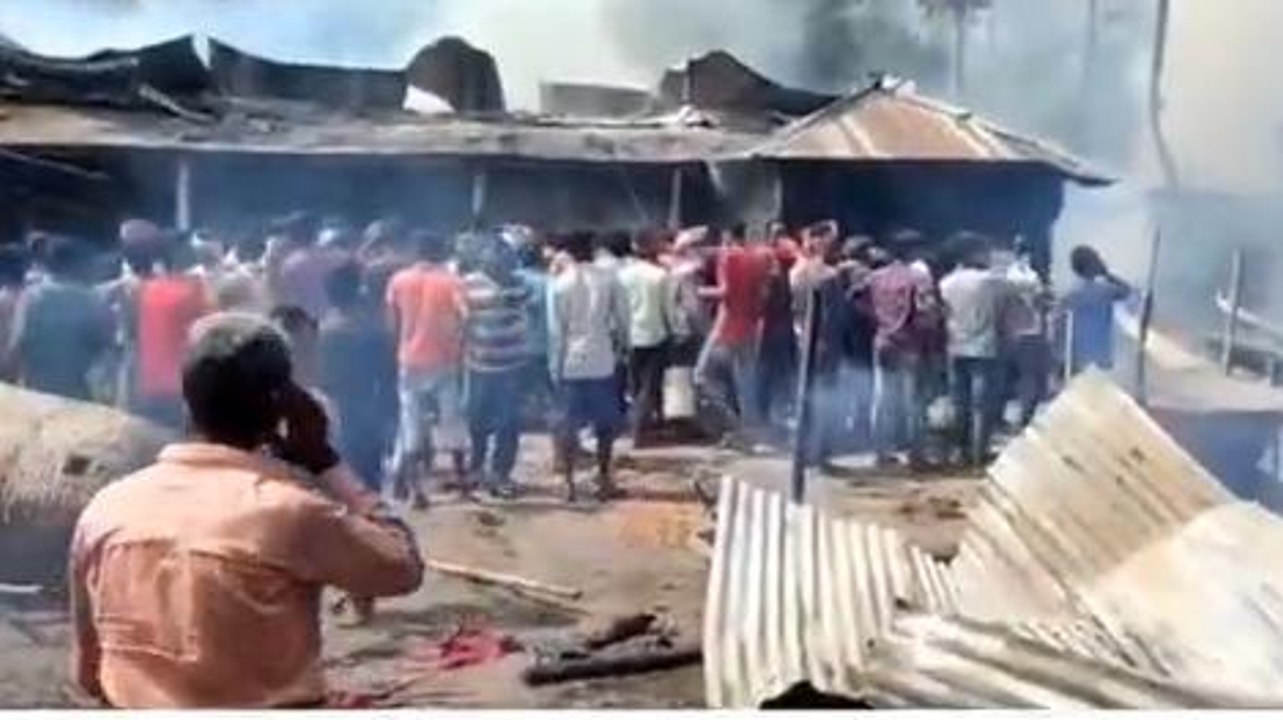 अररिया: अग्निकांड में दर्जनों घर जलकर राख, लाखों की संपति जली, जानें कैसे हुआ हादसा