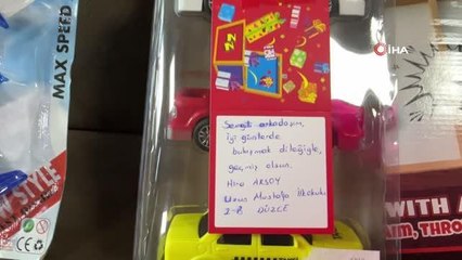 Öğrenciler oyuncaklarını depremzedeler için bağışladı