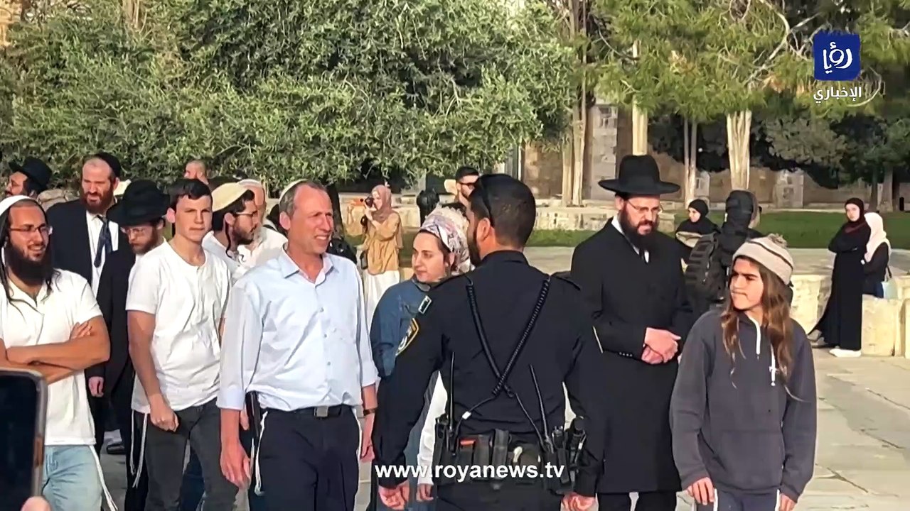 المرابطون في الأقصى يتصدون لاقتحامات المستوطنين