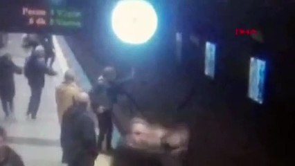 Maltepe'de üniversite öğrencisi metro raylarına atladı!