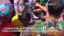 Berdesakan! Emak-Emak Situbondo Berebut Beras Gratis dari Gubernur Jatim Khofifah Indar Parawansa