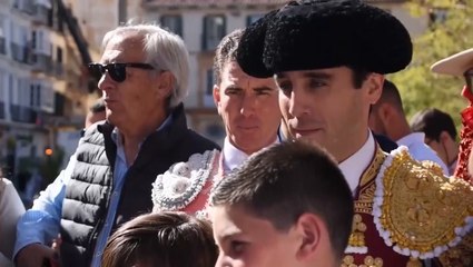 Spanish bullfighters pay tribute to Picasso on 50th anniversary of his death