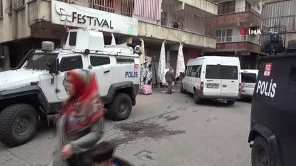 Sokakta karşılaştığı husumetlisinin arkadaşına kurşun yağdırdı