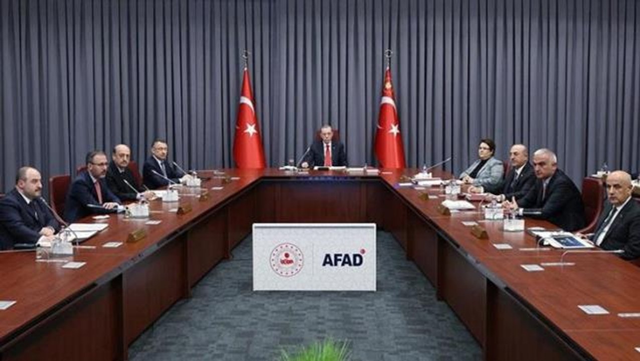 AK Parti aday listesini YSK'ya sundu! Bakan Fahrettin Koca ve Mehmet Nuri Ersoy liste dışı kaldı