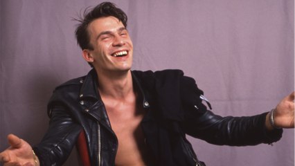 VOICI : Florent Pagny se livre sur sa première histoire d'amour "toxique" avec une célèbre comédienne aujourd'hui décédée