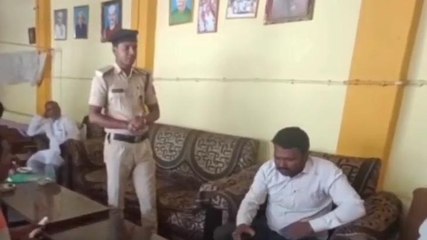 पूर्वी चंपारण: अग्निशमन कर्मी ने बताया आग पर काबू पाने का तरीका, इस कारण लगता है आग