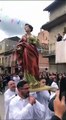 Cadere la statua della Madonna, momenti di tensione all'Affrontata di San Calogero