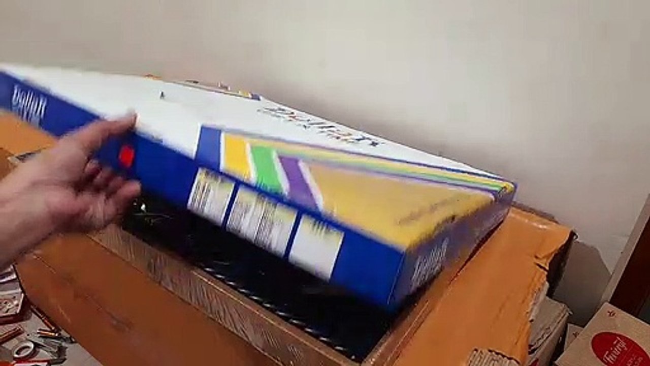 Unboxing and Review of Plastic Large Artistic Family Photo Frame with Wall Clock with 4 Replaceable Photos