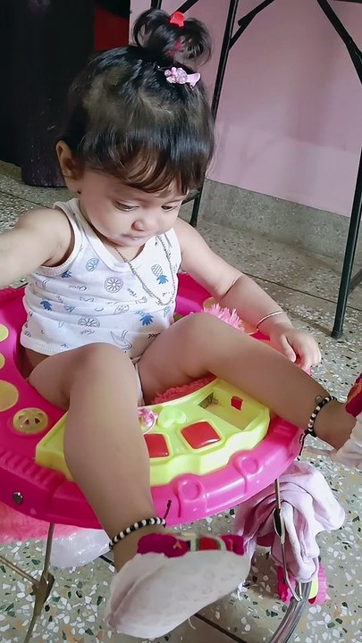 বাচ্চাকে খাওয়ানো কি জ্বালা-বেবি কন কি কি জানে দেখুন-Babycon blog