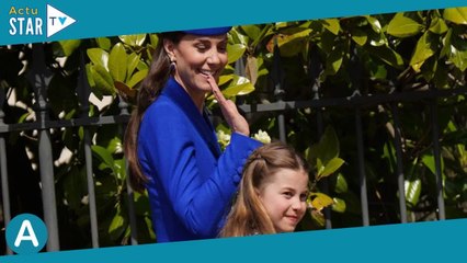 Princesse Charlotte : Robe à fleurs, rubans et cheveux interminables... elle est le portrait craché