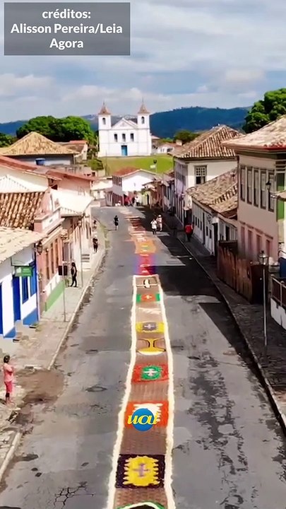 Tapetes enfeitam ruas de Santa Luzia para procissão da Ressurreição