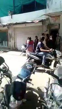 दुकान खाली करवाने पुलिस के ‘दीवान’ के परिवार ने चलाई लाठियां