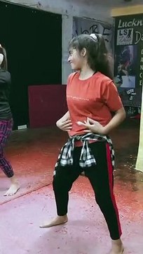 Beautiful girl dance in wedding With family and friends #ytshort #trending #fbviral #viralreels #viral #follow #fbreels #trending