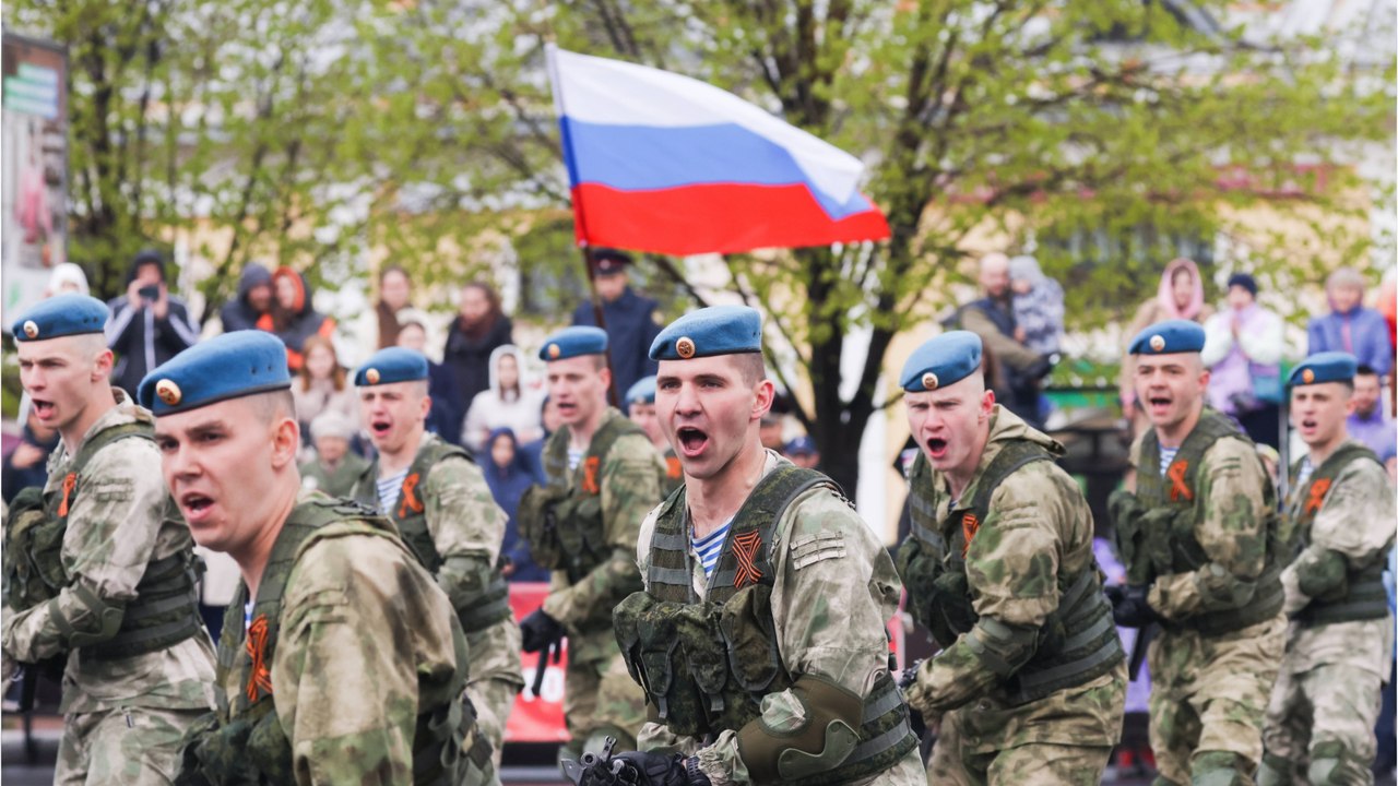 Guerre en Ukraine : les troupes aéroportées russes sont équipées d'armes thermobariques, de quoi s'agit-il ?