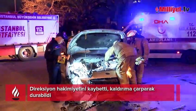 Direksiyon hakimiyetini kaybetti kaldırıma çarparak durabildi