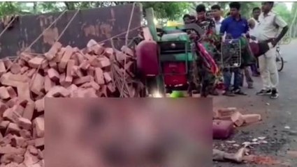 ময়না: ভয়াবহ পথ দুর্ঘটনা ইট বোঝাই গাড়ির কতজন মারা গেলো দেখুন