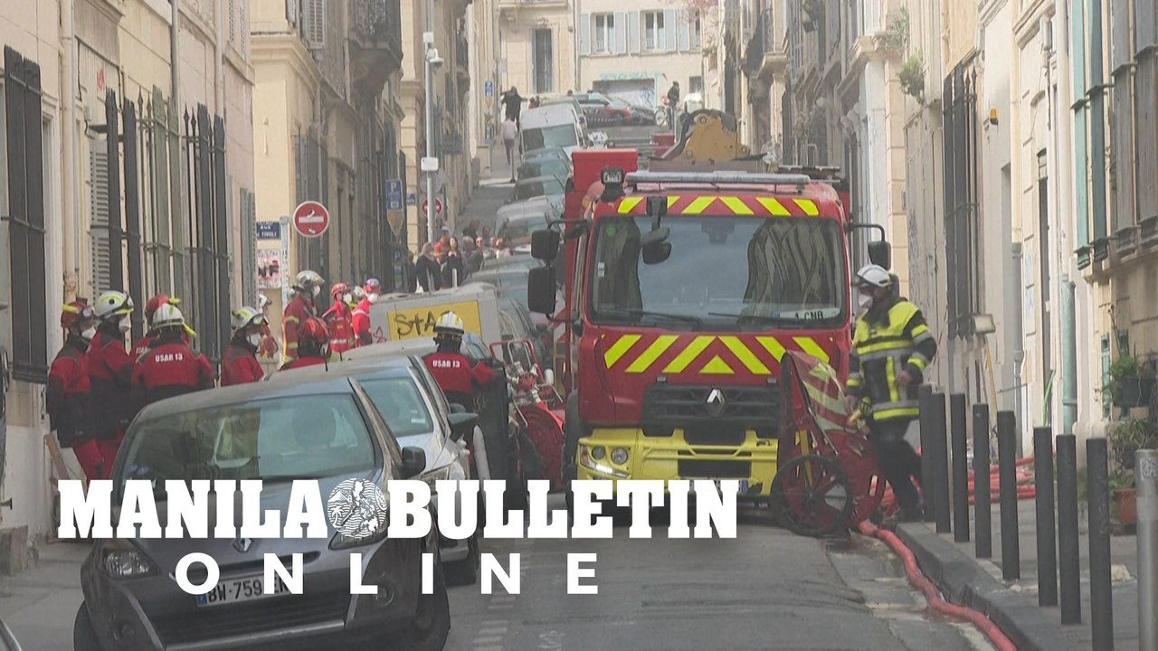 Eight missing after French building collapse ​
