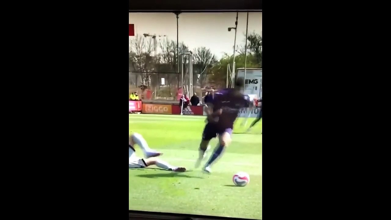 Le geste technique raté d'Ethan Mbappé contre Anderlecht amuse les fans